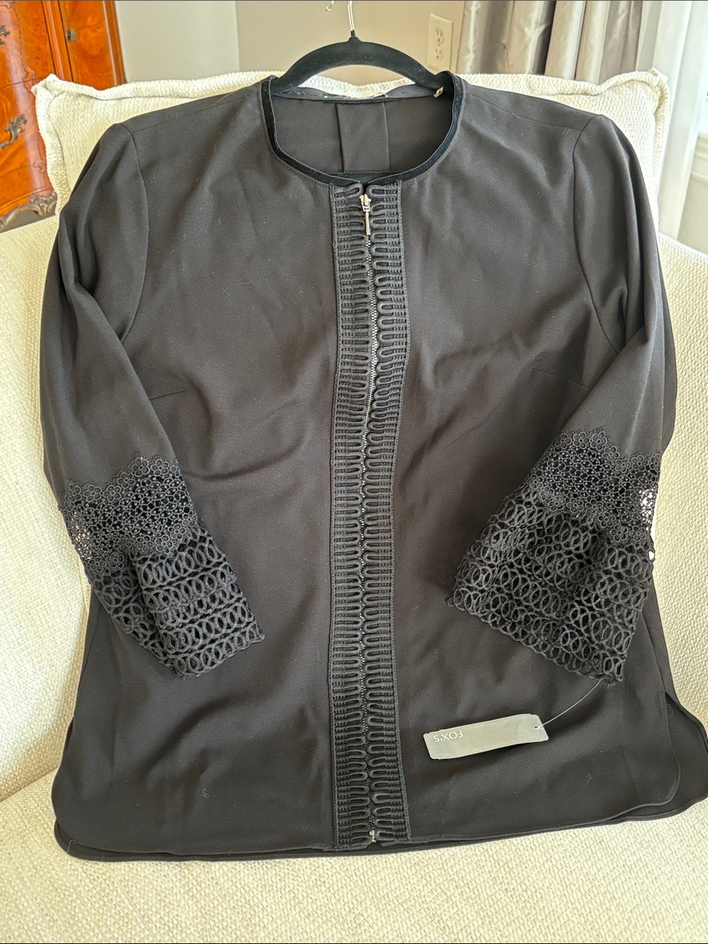 NWT T Tahari Black Zip Front Shirt Jacket Crochet Lace Cuffs Size M